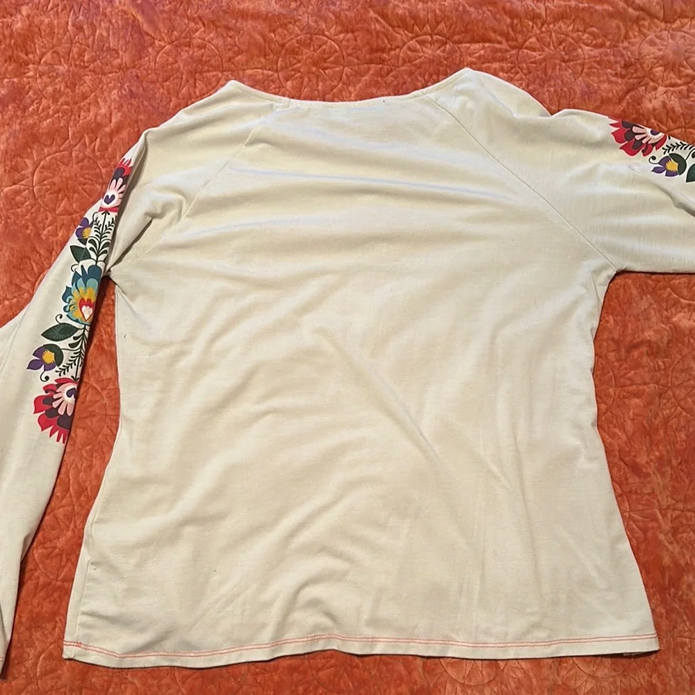 Pyramid Collection graphic Floral Bellsleeve - Picture 7 of 7